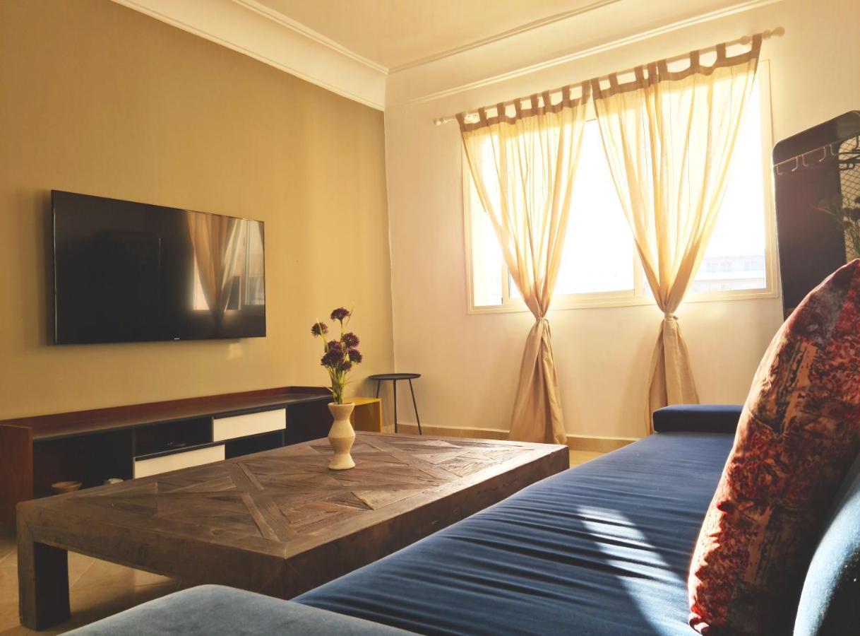 Superbe Appartement à 2 Min de la gare de Tanger et à 5 min de la plage Malabata Esterno foto