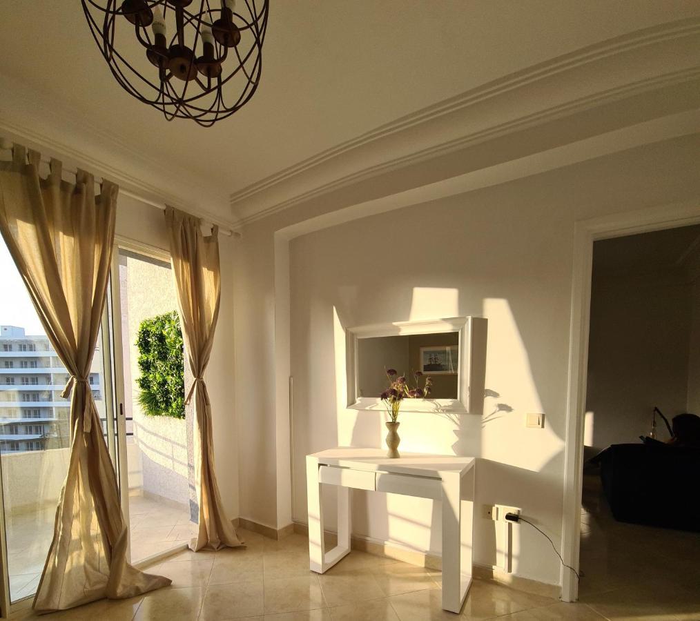 Superbe Appartement à 2 Min de la gare de Tanger et à 5 min de la plage Malabata Esterno foto