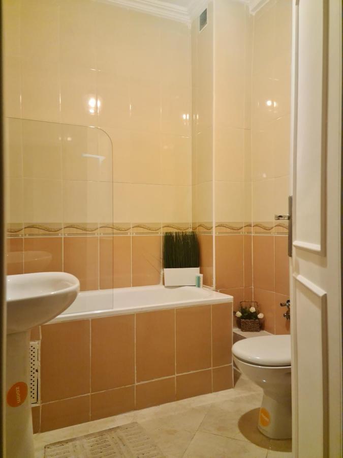 Superbe Appartement à 2 Min de la gare de Tanger et à 5 min de la plage Malabata Esterno foto