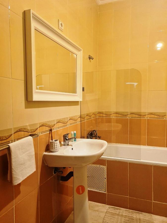 Superbe Appartement à 2 Min de la gare de Tanger et à 5 min de la plage Malabata Esterno foto